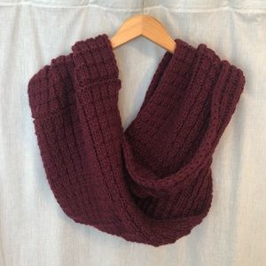 BNWOT Chunky Infinity Scarf